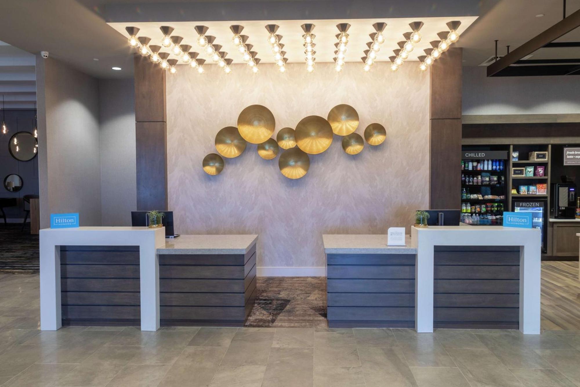 Hilton Garden Inn Spartanburg Bagian luar foto