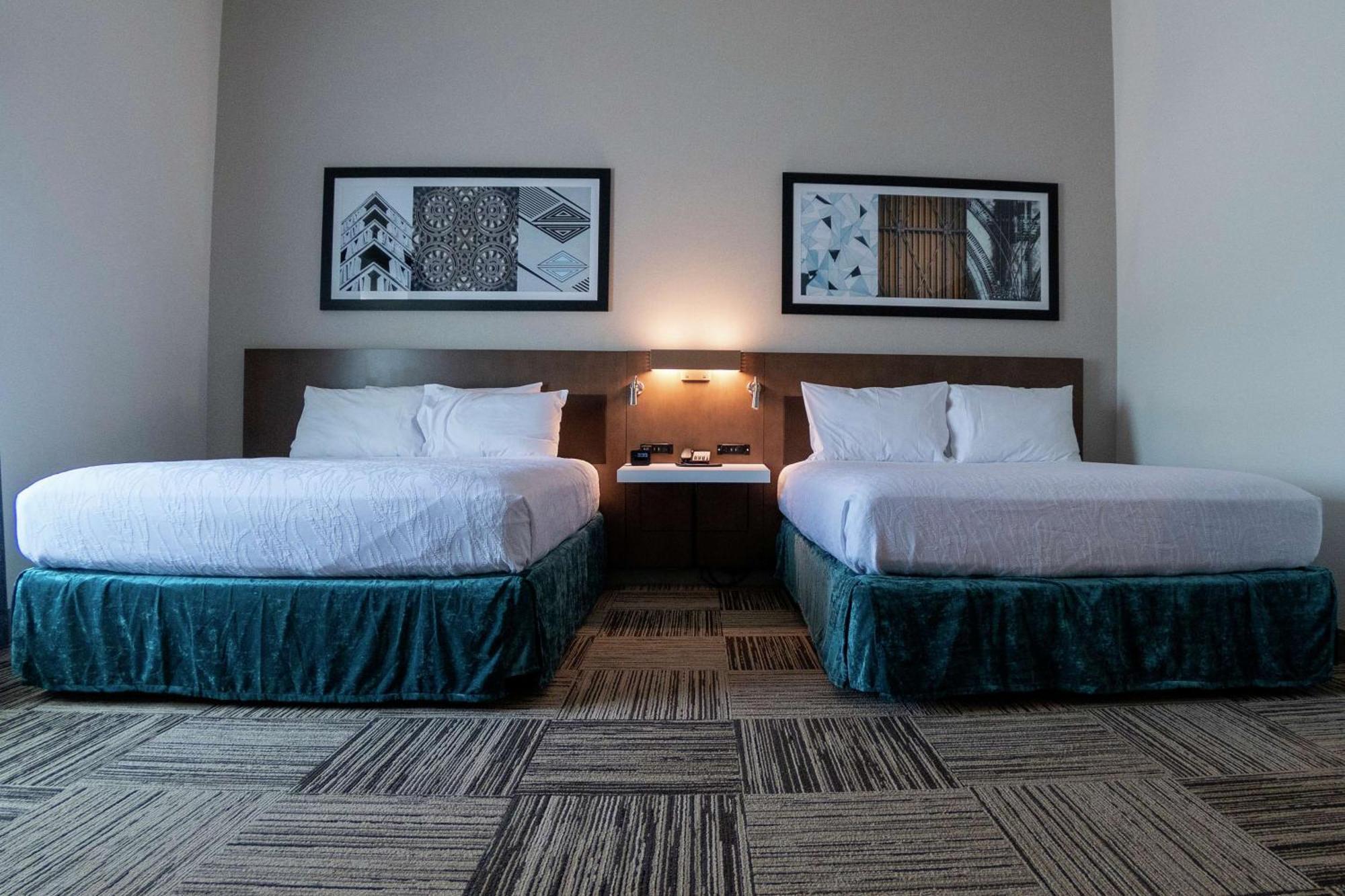 Hilton Garden Inn Spartanburg Bagian luar foto