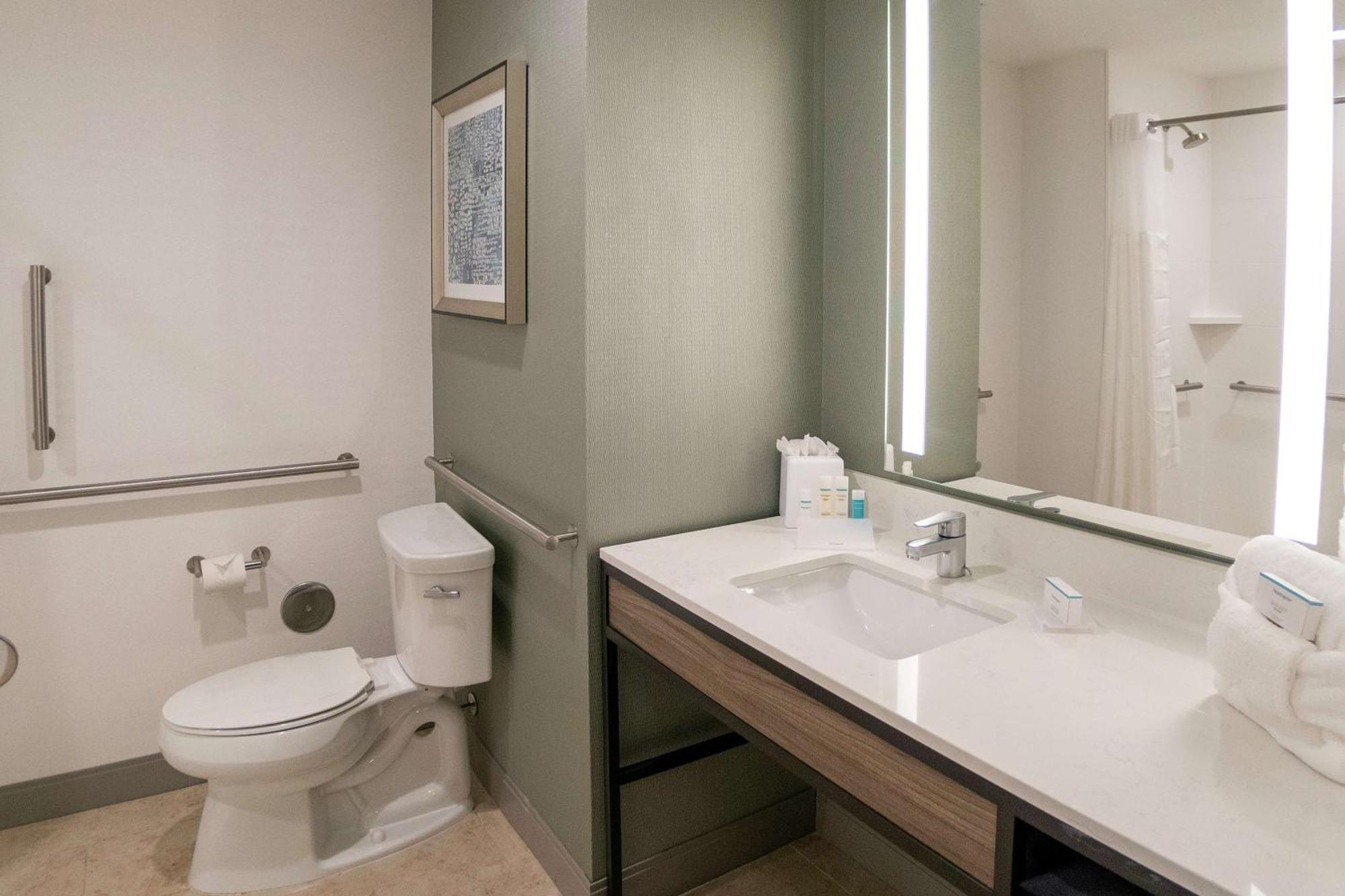 Hilton Garden Inn Spartanburg Bagian luar foto