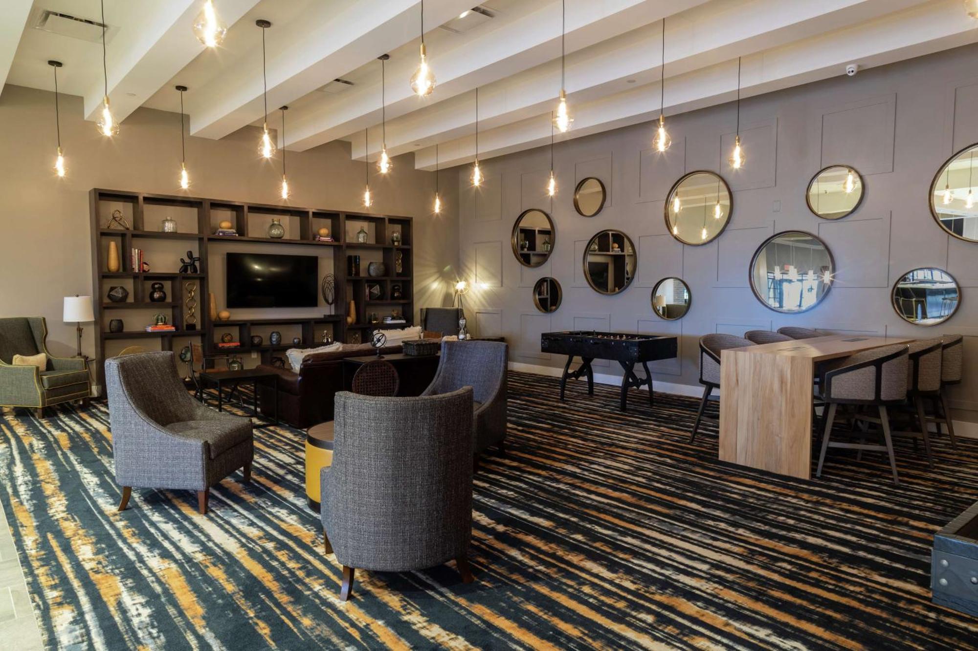 Hilton Garden Inn Spartanburg Bagian luar foto