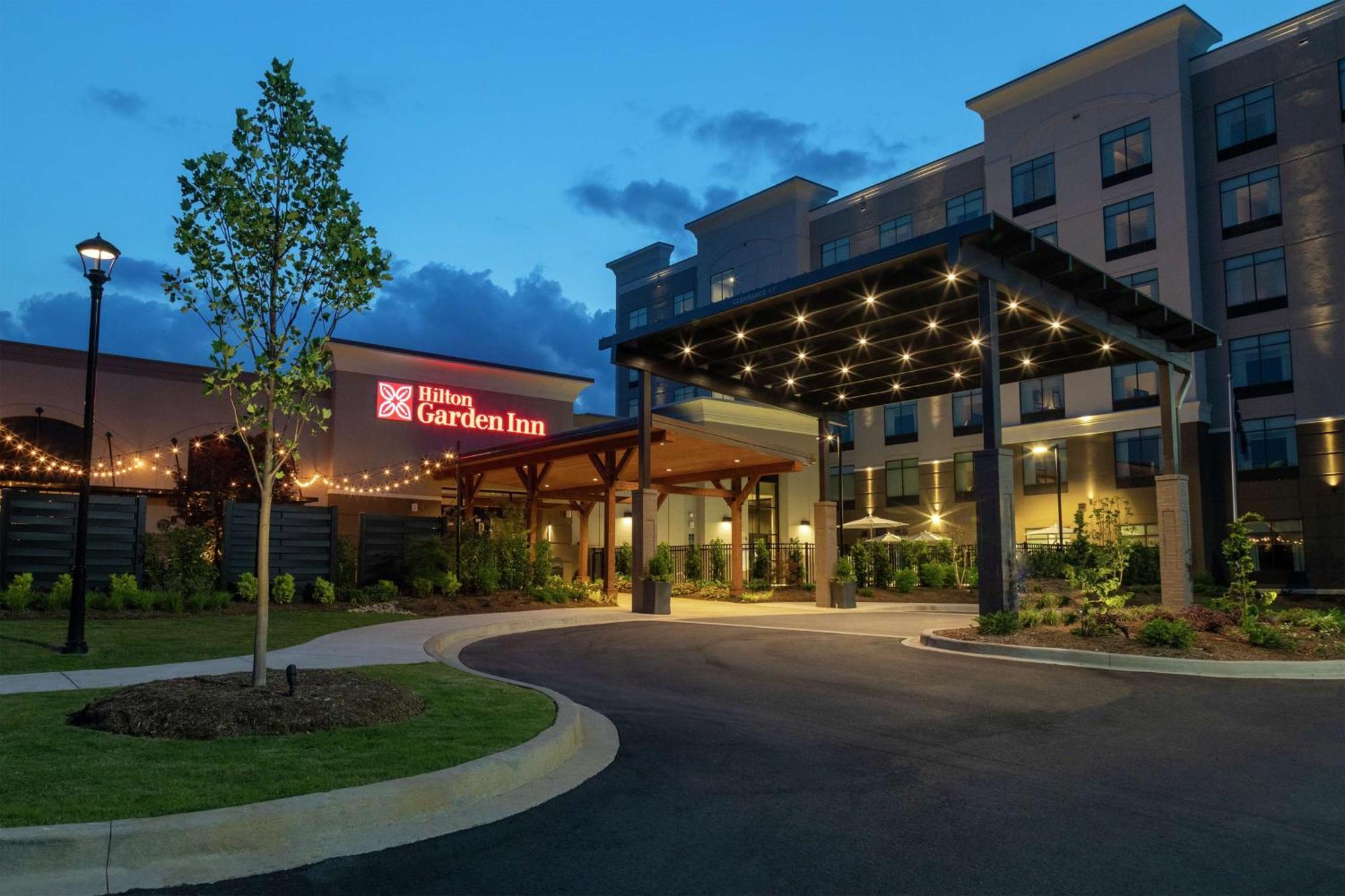 Hilton Garden Inn Spartanburg Bagian luar foto